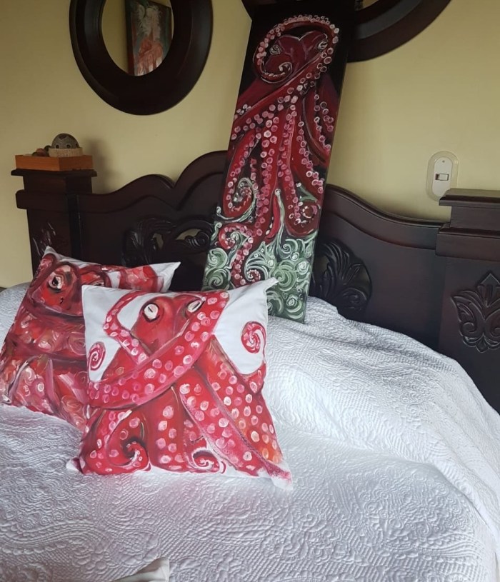 Octopus Acrylic on Canvas &amp; Pillow set